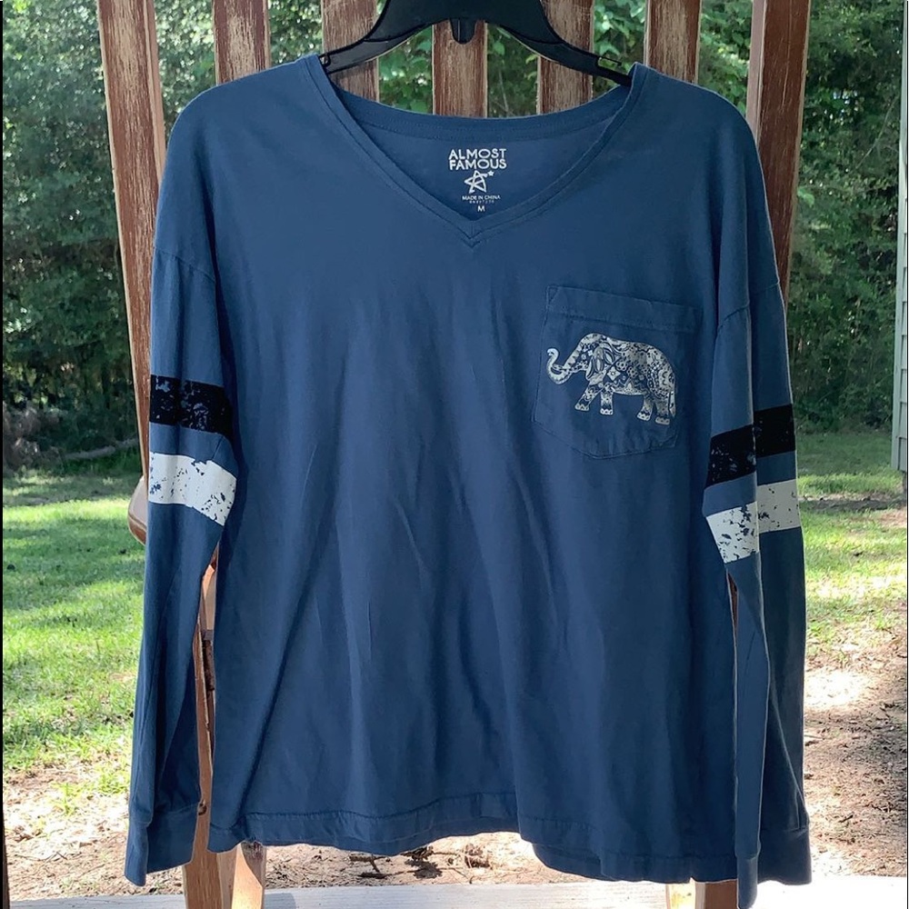 Long sleeve light weight top